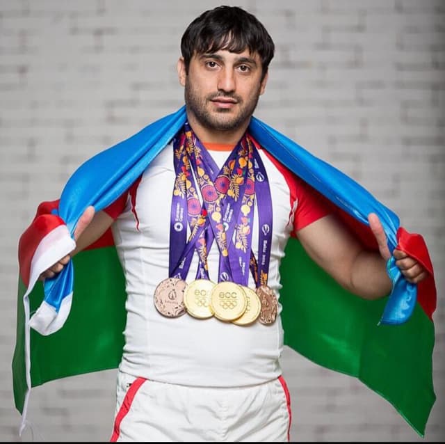 Rəşad Hüseynov Rəşad Hüseynov